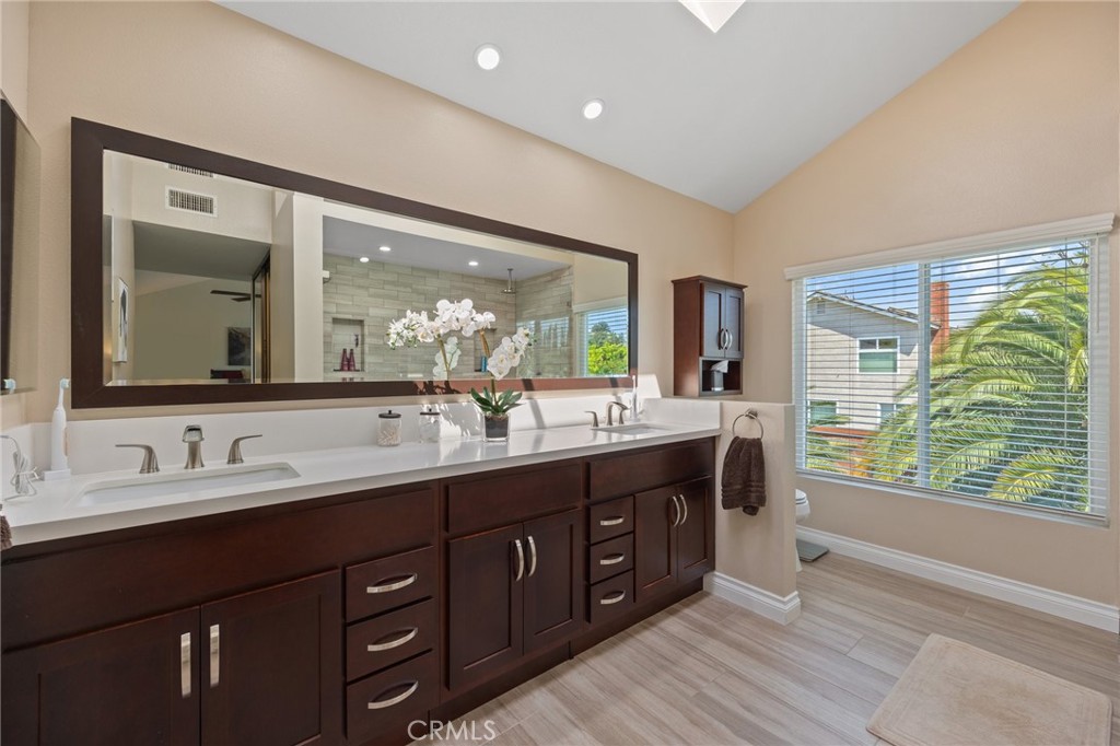 160 S Bonnie Gene Lane