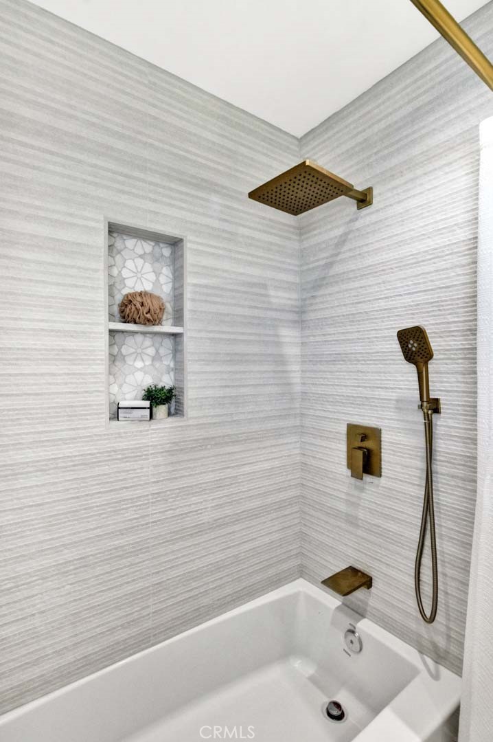 8272 Indianapolis Avenue