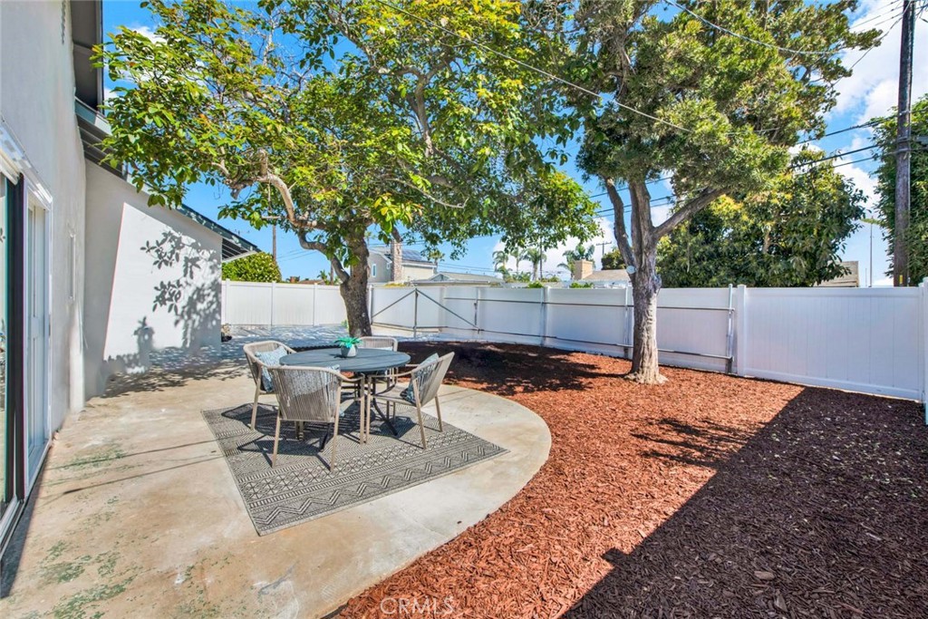 8272 Indianapolis Avenue