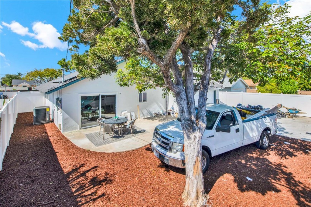 8272 Indianapolis Avenue