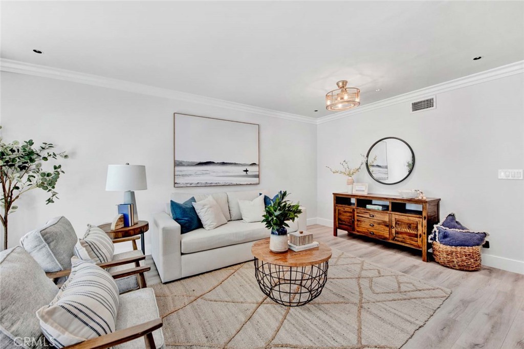 8272 Indianapolis Avenue