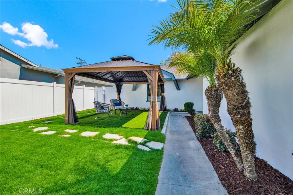 8272 Indianapolis Avenue