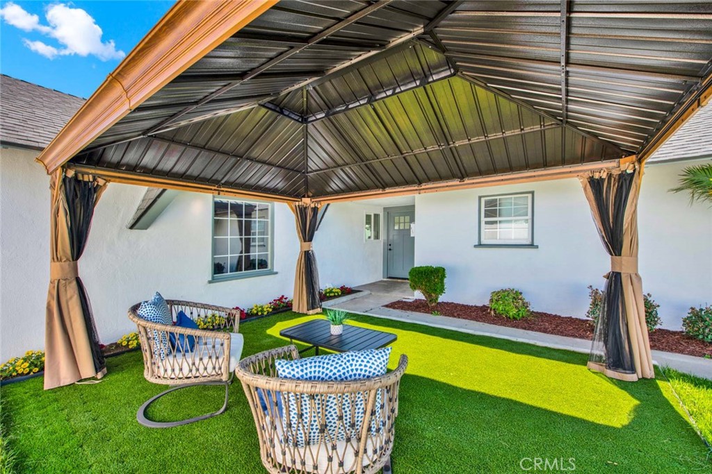 8272 Indianapolis Avenue