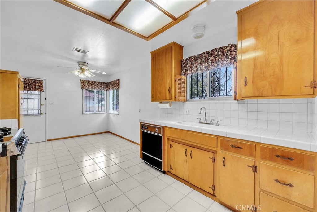 1052 Sheridan Avenue