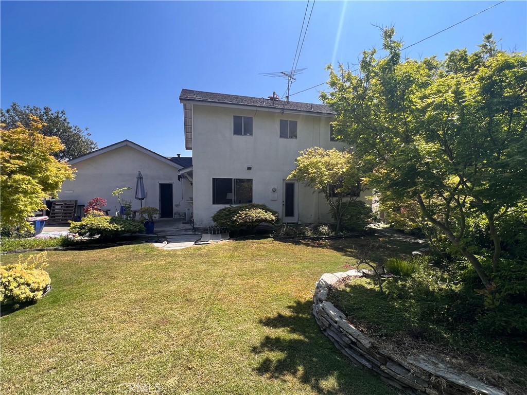 8719 Hummingbird Avenue