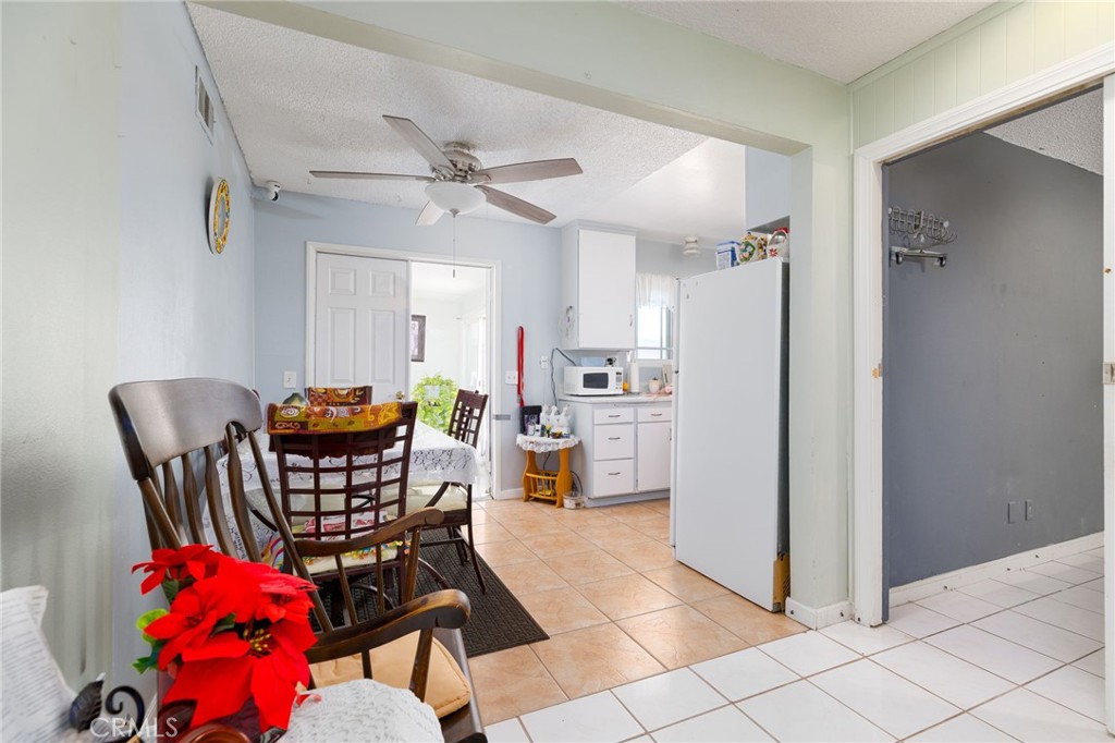 1085 Aquamarine Lane