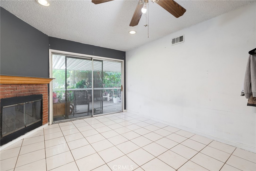 1085 Aquamarine Lane