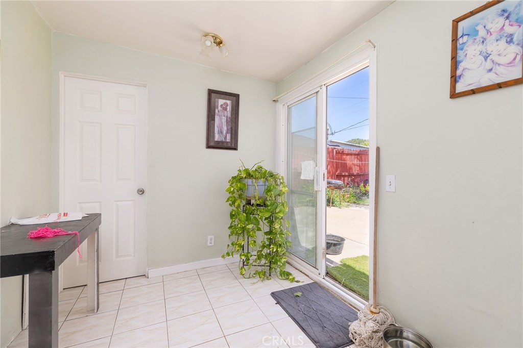 1085 Aquamarine Lane