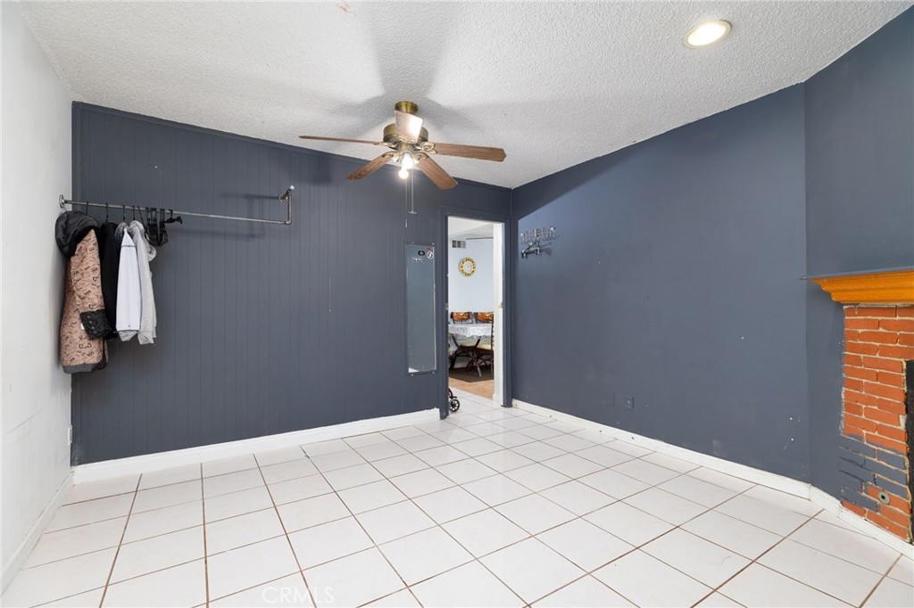 1085 Aquamarine Lane