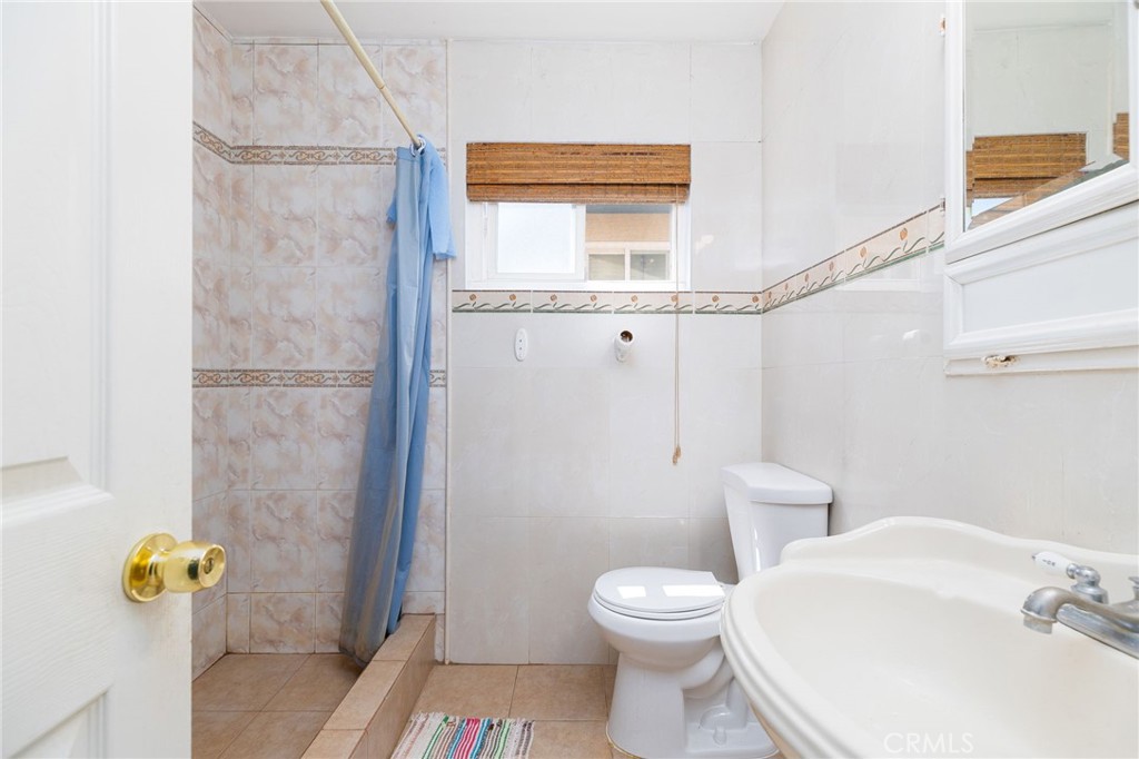 1085 Aquamarine Lane