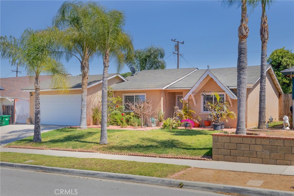 1085 Aquamarine Lane