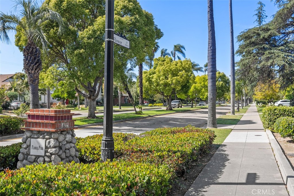 2823 N Flower Street