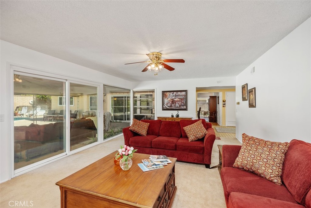 2823 N Flower Street