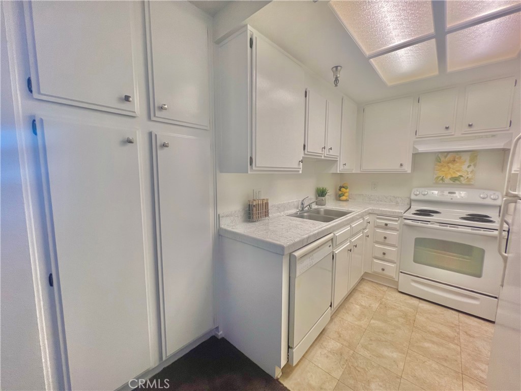 18900 Delaware Street 218