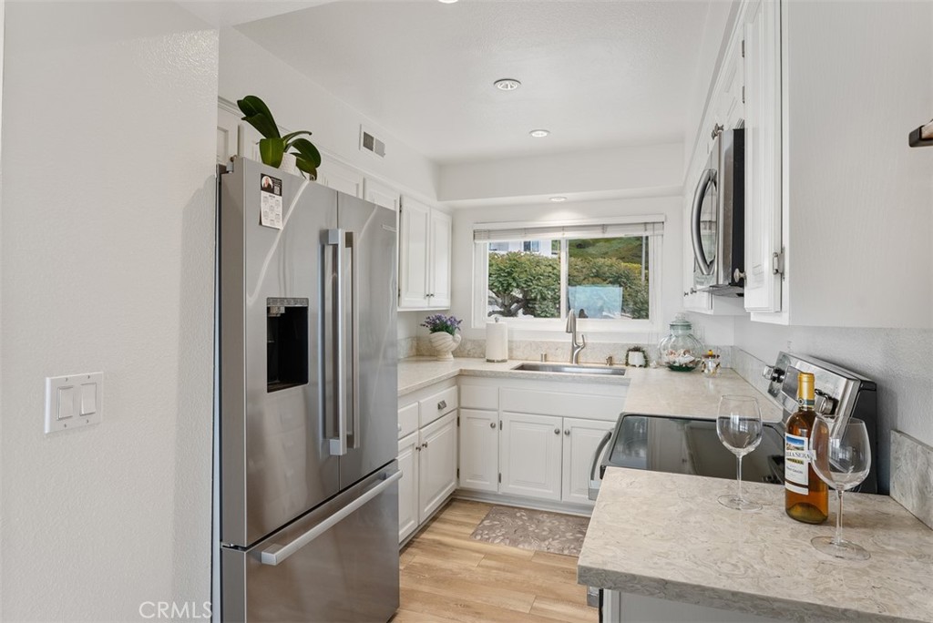 721 Calle Los Olivos