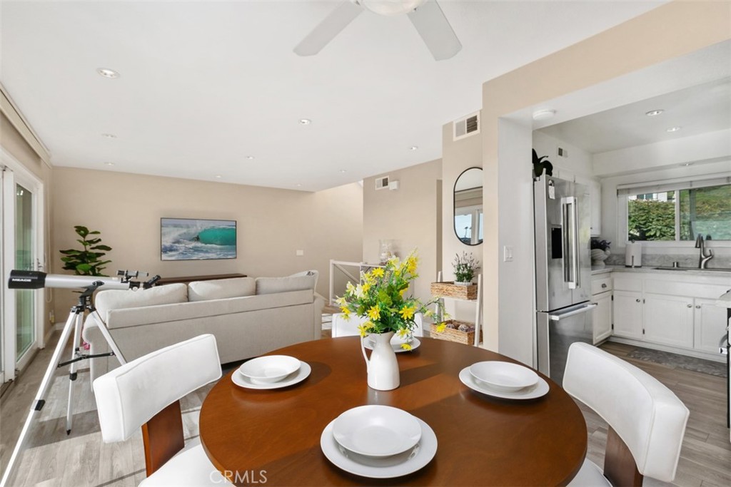 721 Calle Los Olivos