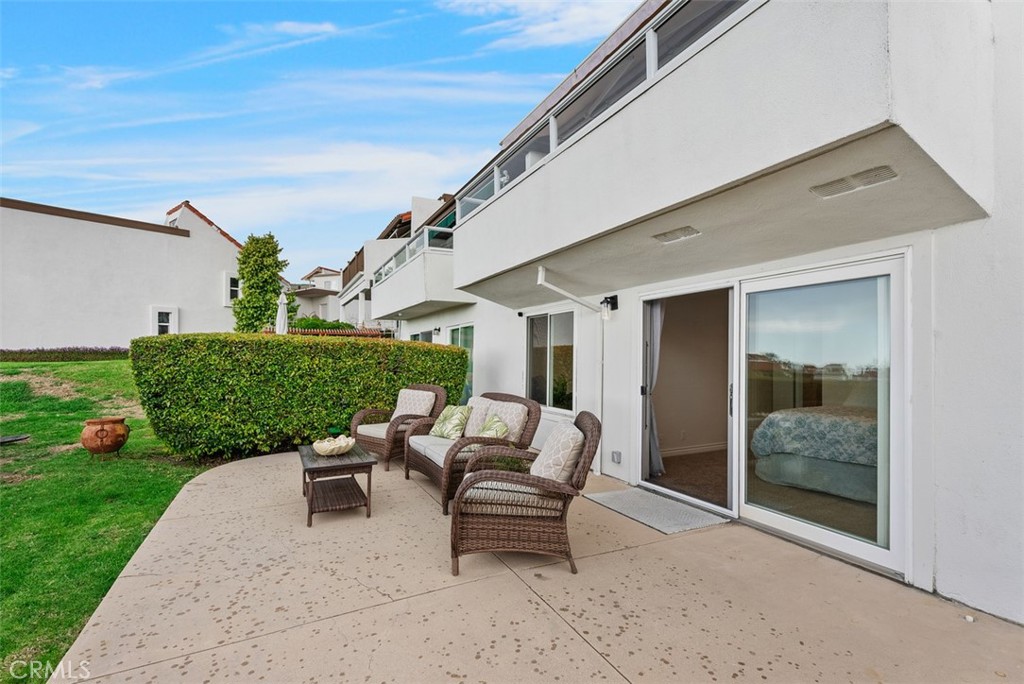 721 Calle Los Olivos