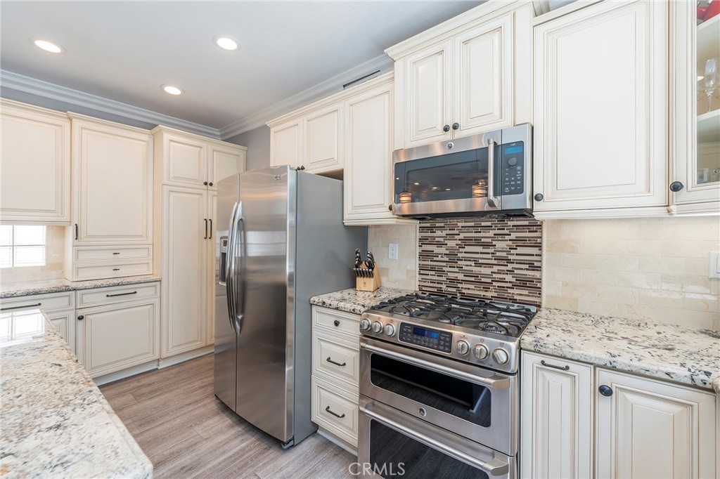 406 Goldenwest Street