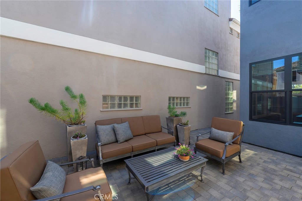 406 Goldenwest Street