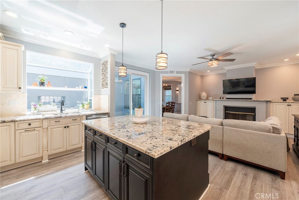 406 Goldenwest Street