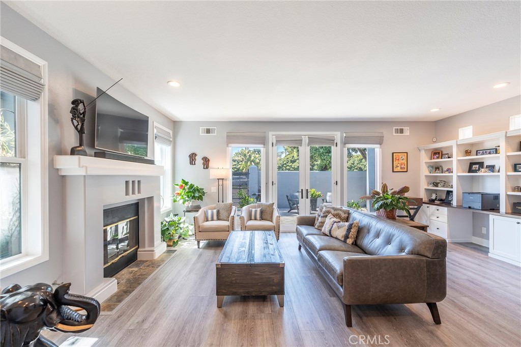 406 Goldenwest Street