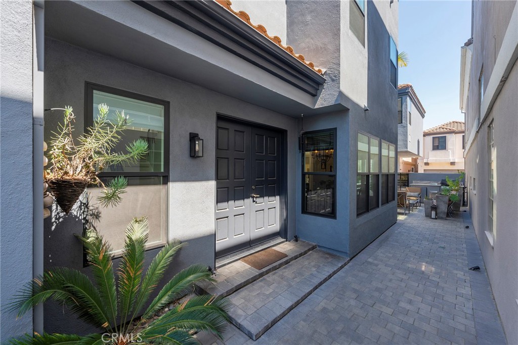 406 Goldenwest Street