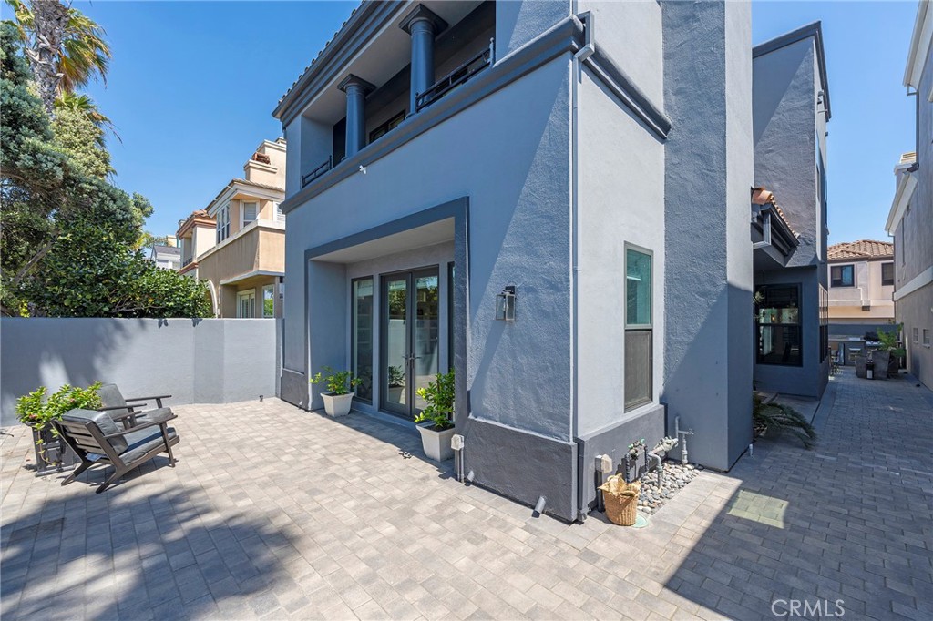 406 Goldenwest Street