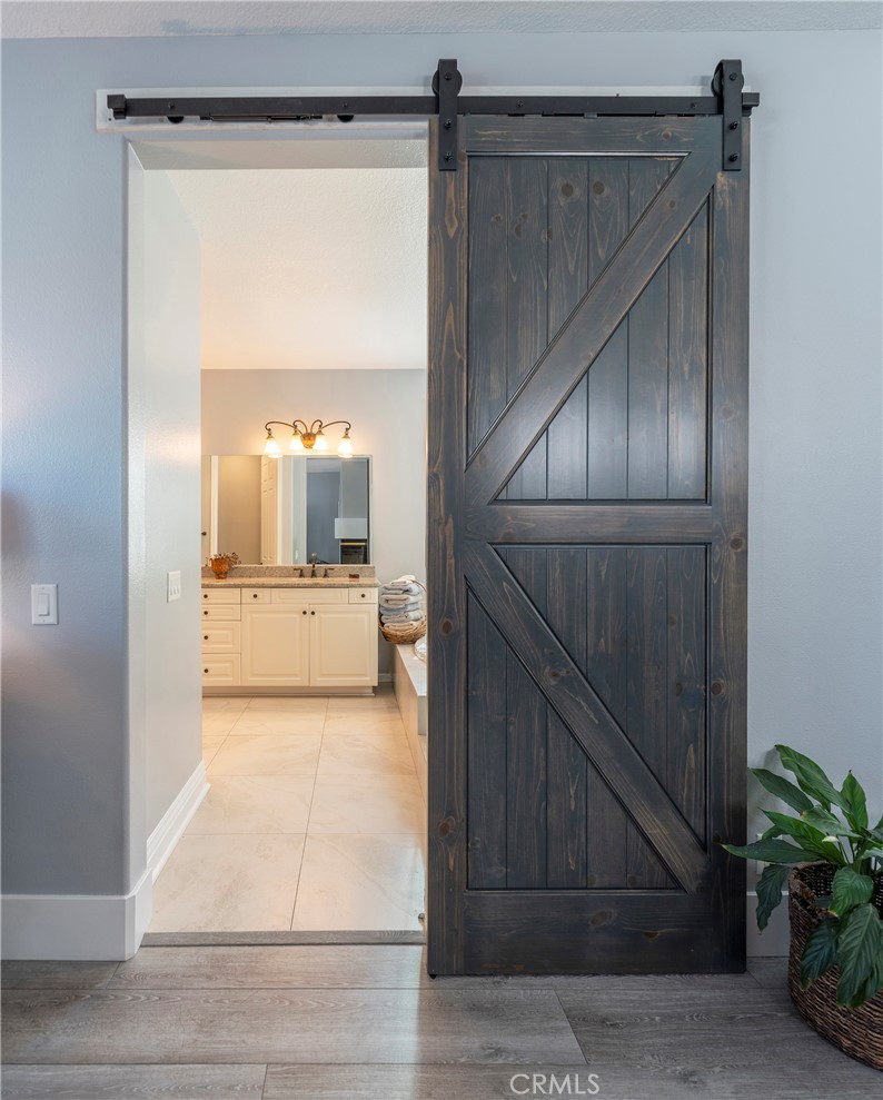 406 Goldenwest Street