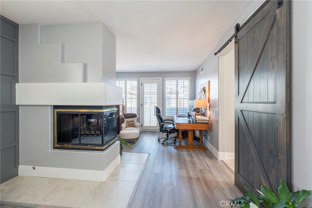 406 Goldenwest Street