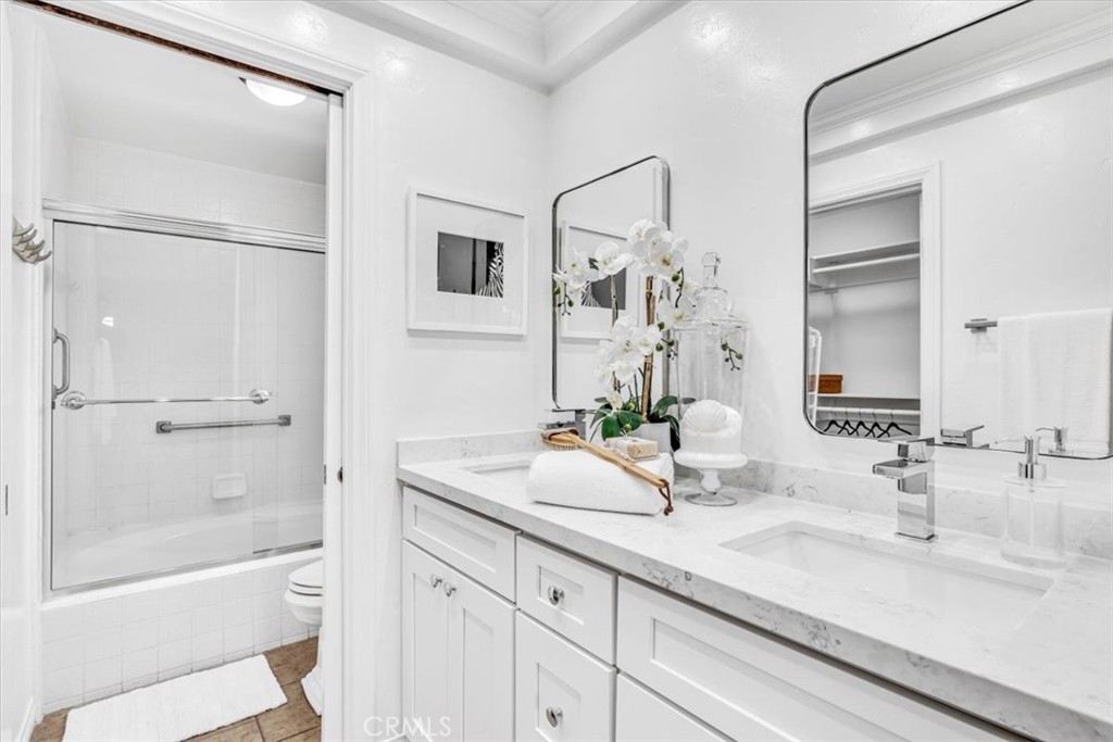 940 S Amherst Circle