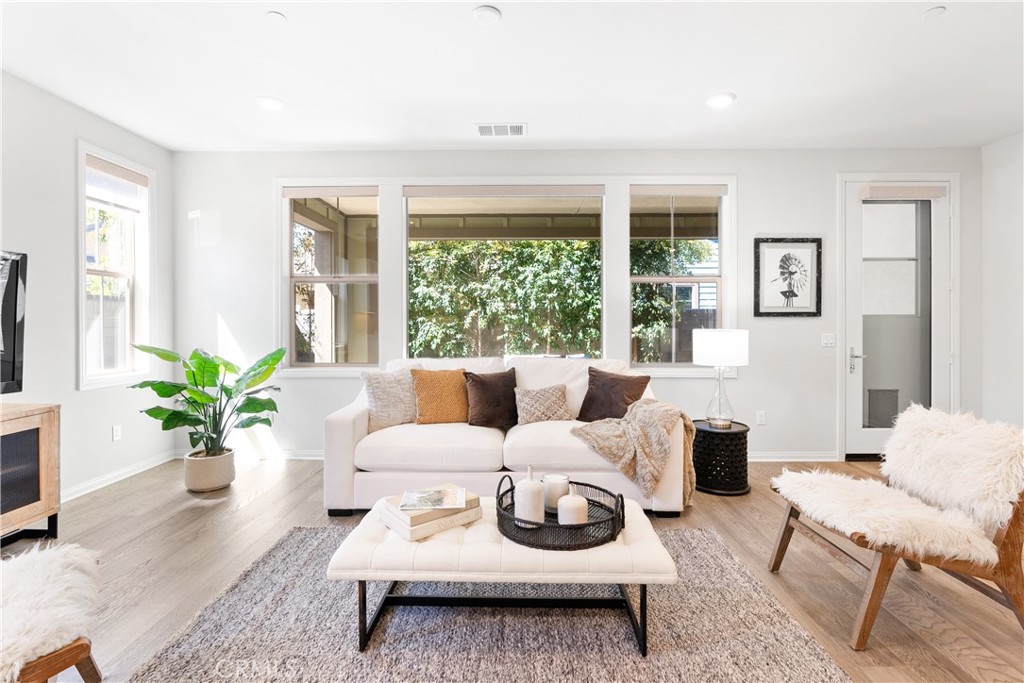 73 Ocaso Street