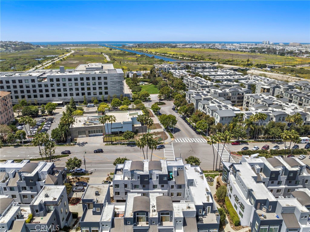 5350 Playa Vista Drive 11