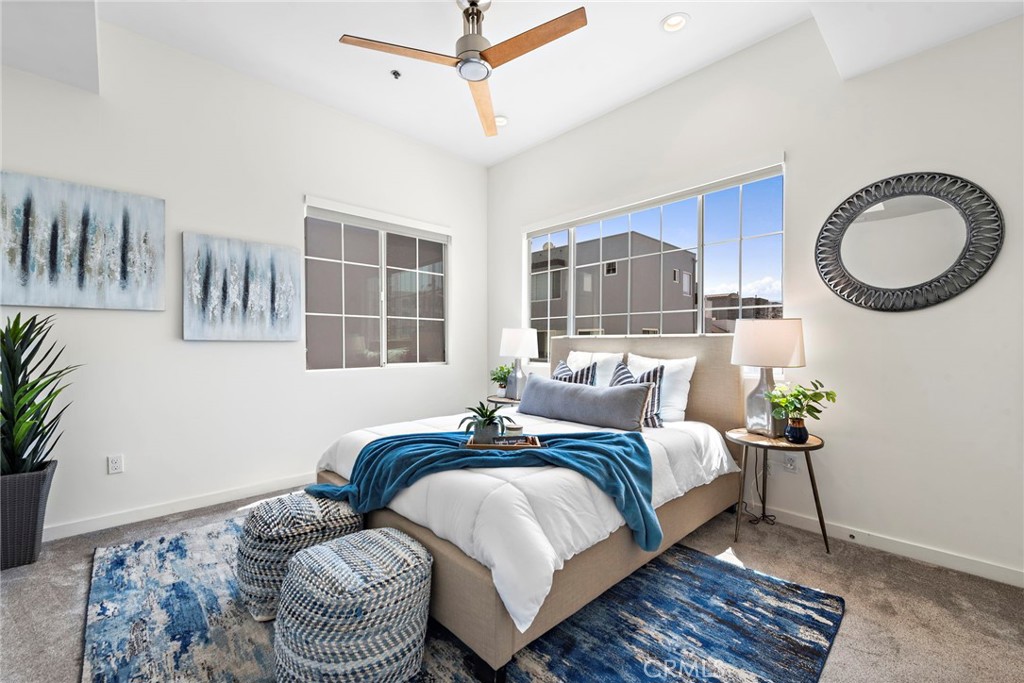 5350 Playa Vista Drive 11