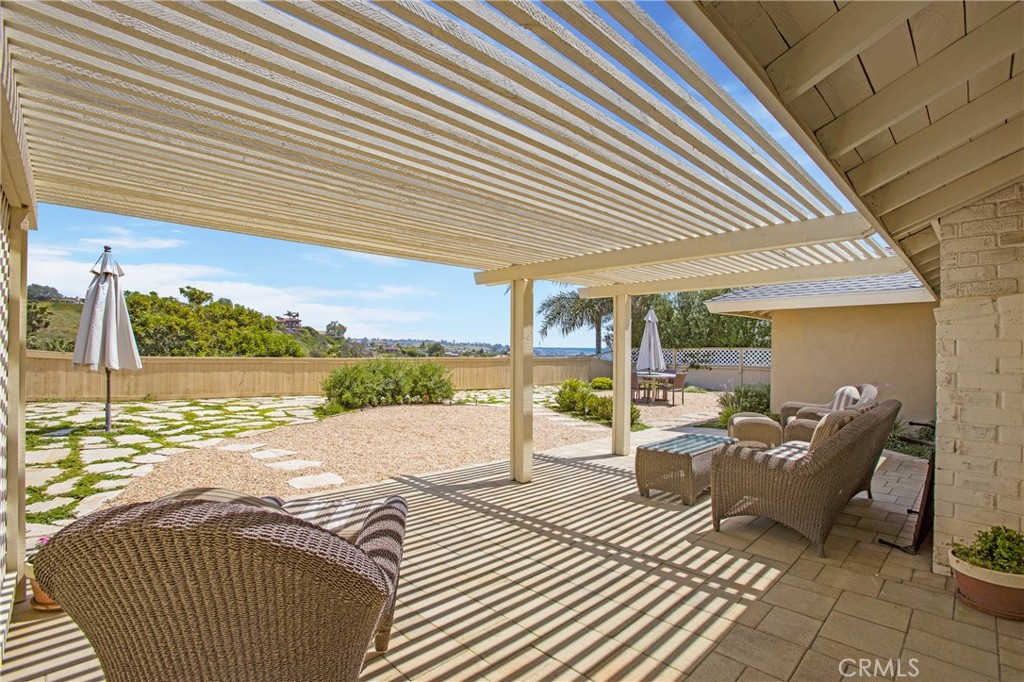 24222 Las Naranjas Drive