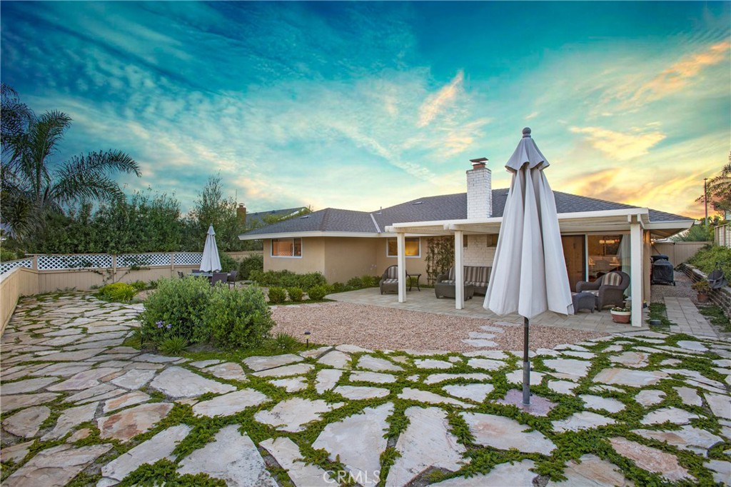 24222 Las Naranjas Drive