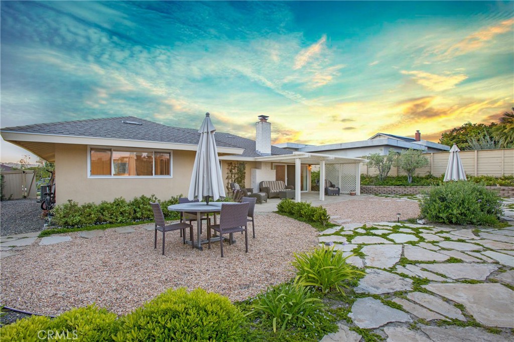 24222 Las Naranjas Drive