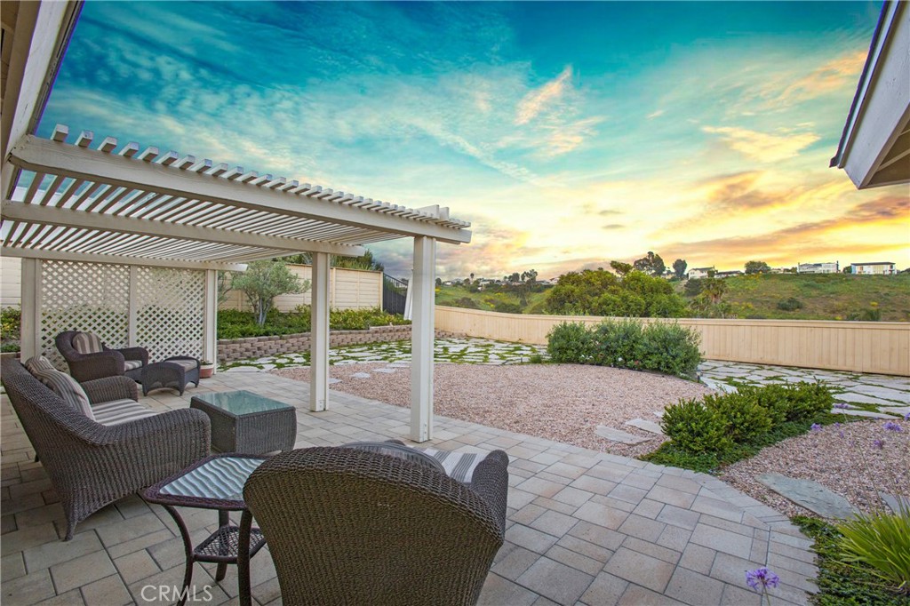 24222 Las Naranjas Drive