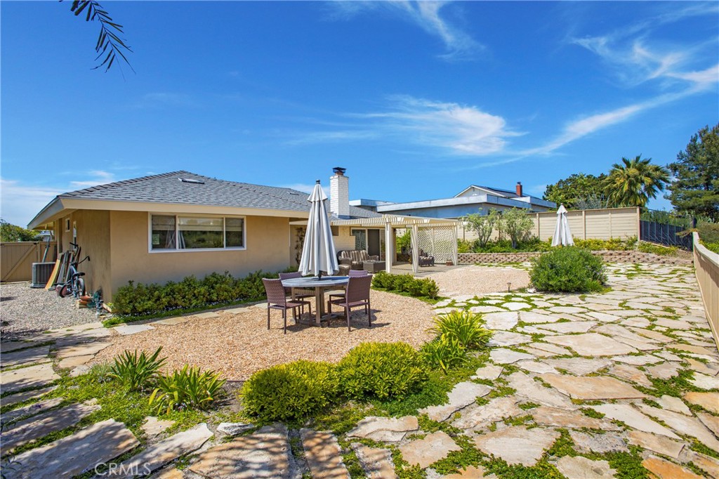 24222 Las Naranjas Drive