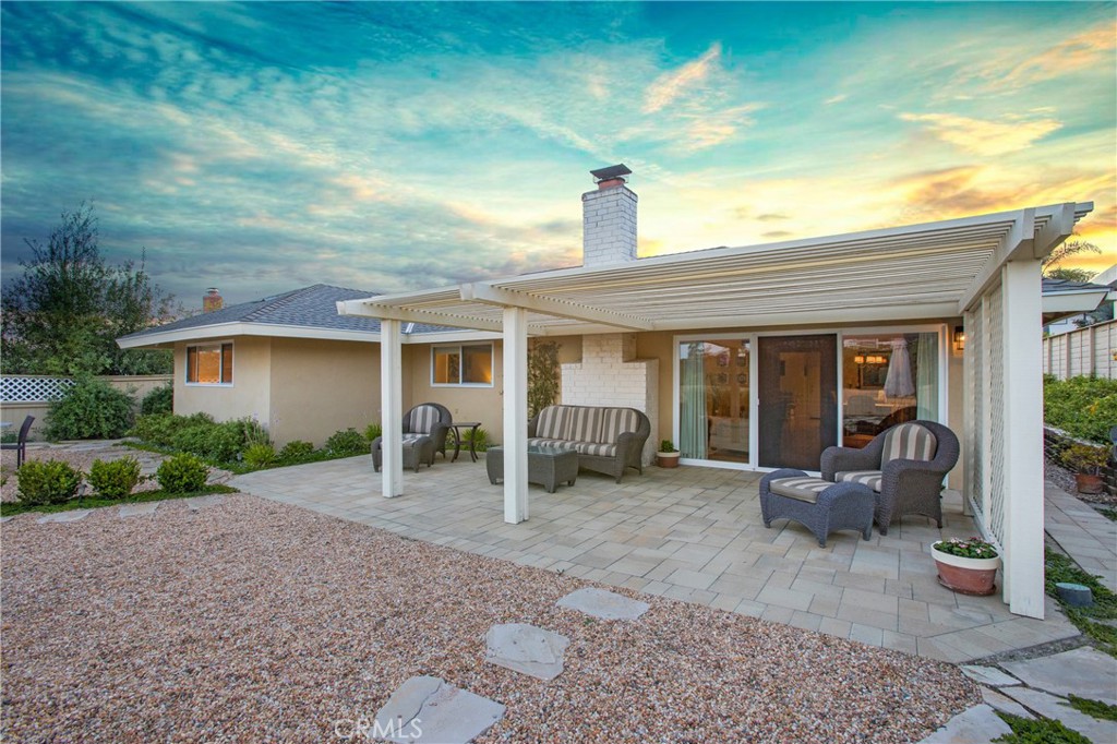 24222 Las Naranjas Drive