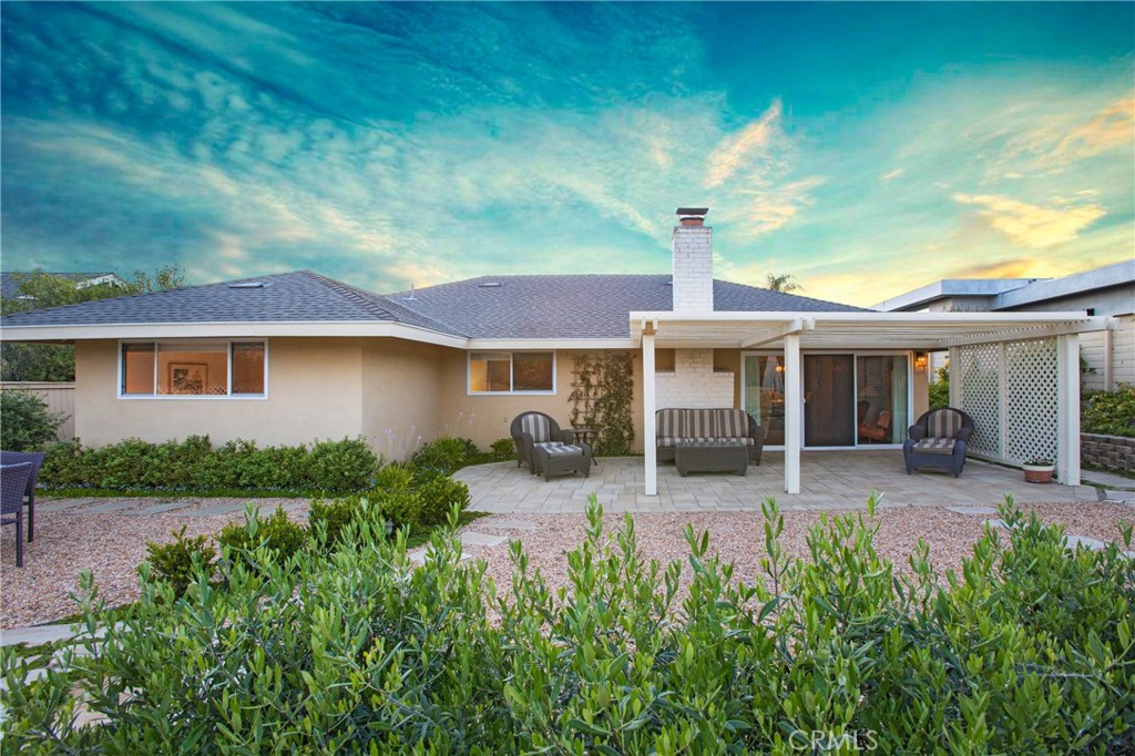 24222 Las Naranjas Drive