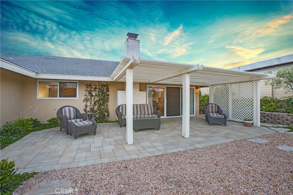 24222 Las Naranjas Drive