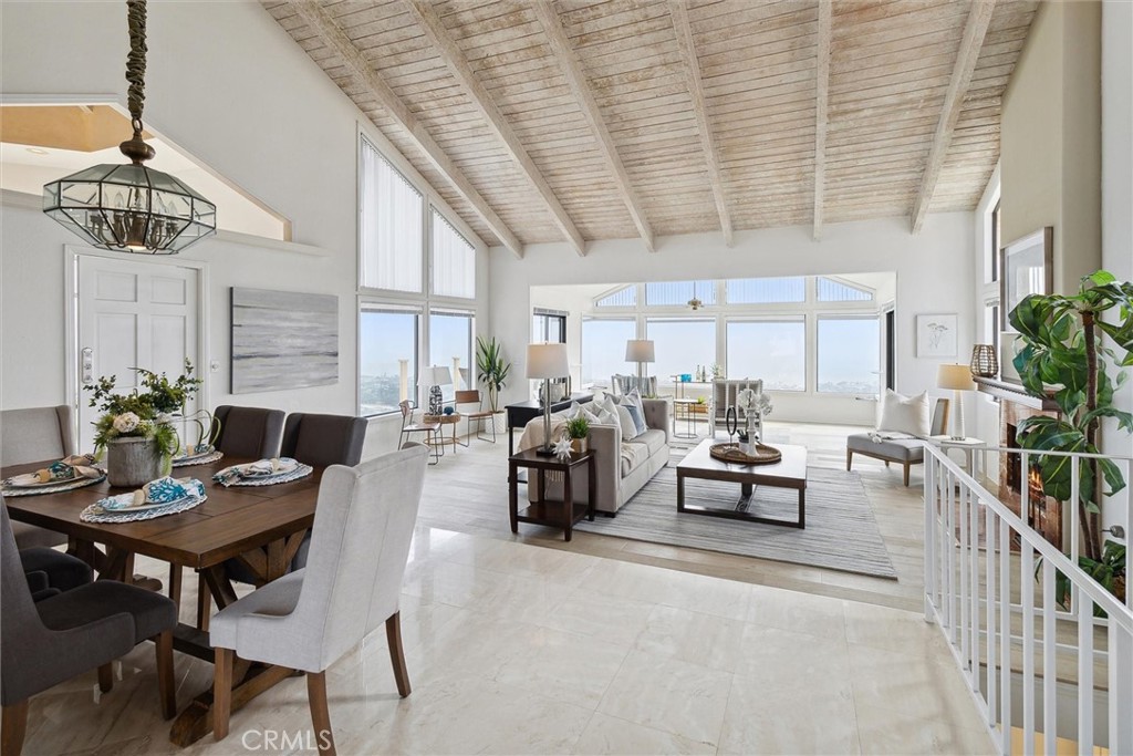 1558 Avenida Salvador