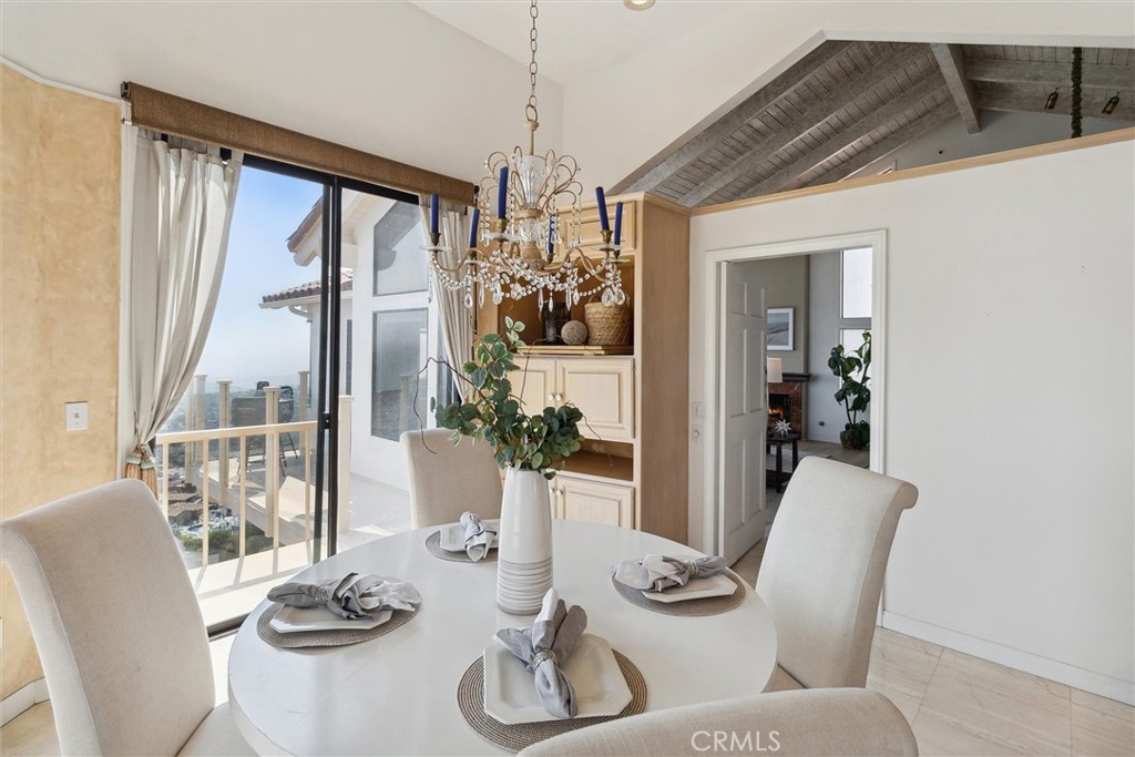 1558 Avenida Salvador