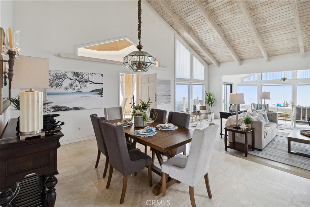 1558 Avenida Salvador