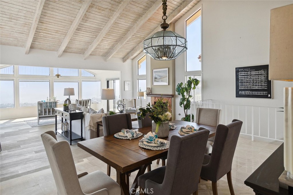 1558 Avenida Salvador