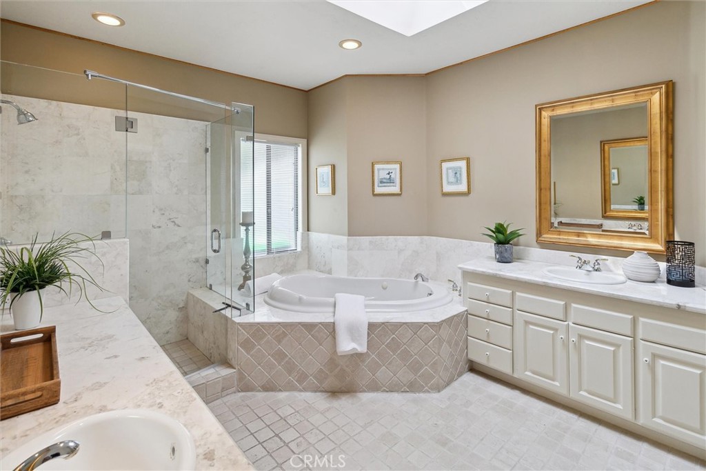 1558 Avenida Salvador