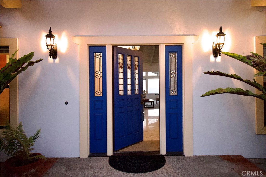 1558 Avenida Salvador