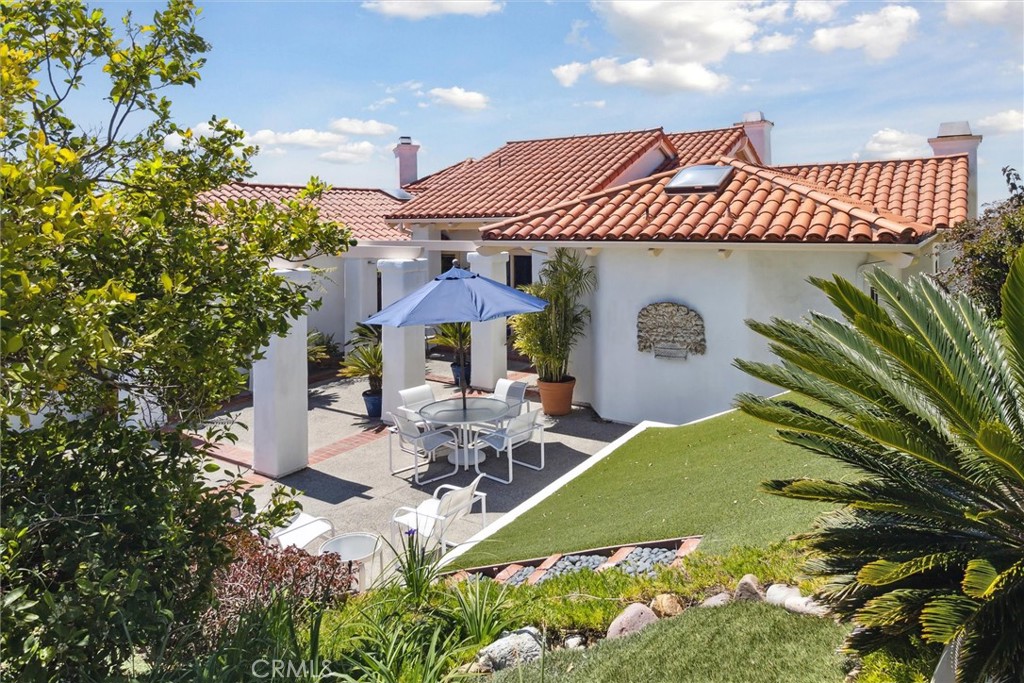 1558 Avenida Salvador