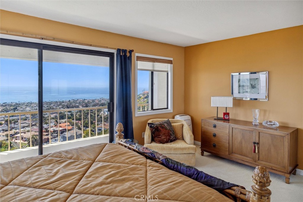 1558 Avenida Salvador