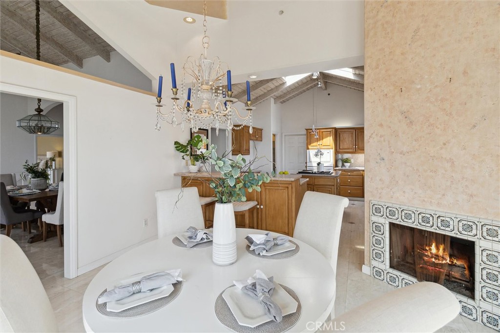 1558 Avenida Salvador